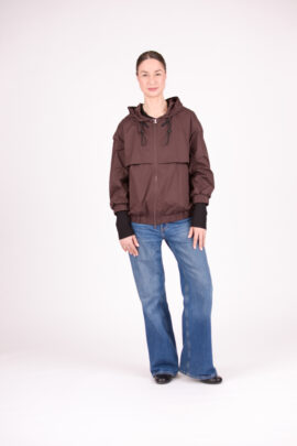 Towmy firmos vėjinė striukė